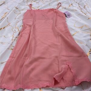 Chic Pink Lace Chemise